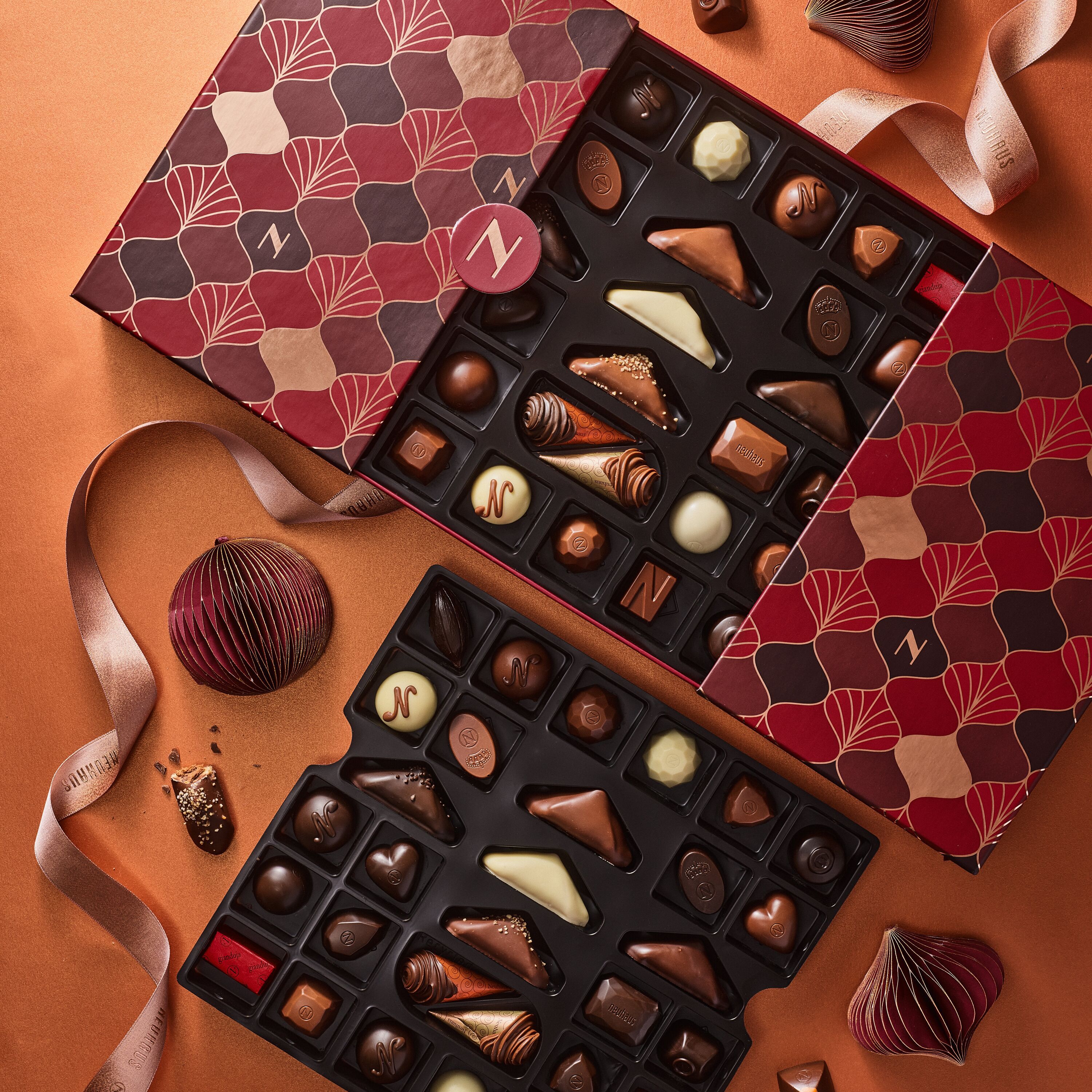 Festive Sharing Box Large | Neuhaus Chocolates